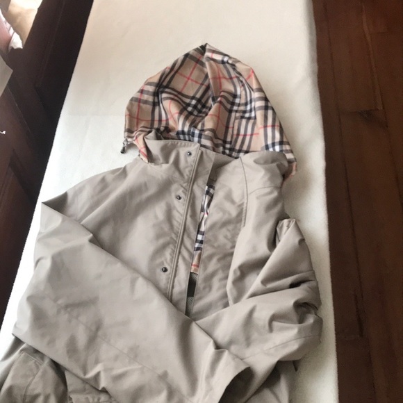 Burberry Dixon Rain Coat - Picture 1 of 4